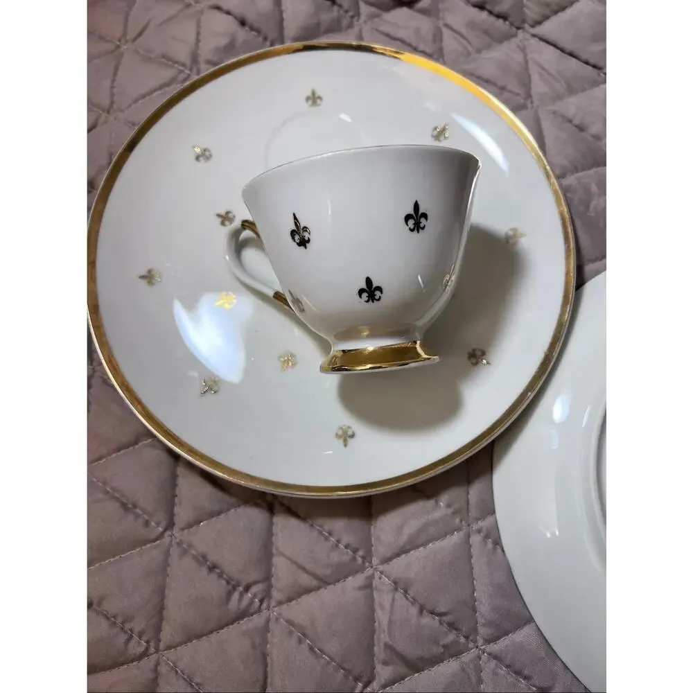 4 pcs. Vintage Fleur De Lis 3512 Gold Tea Cup and Luncheon Plate Set by Lefton.
